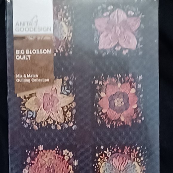 Machine Embroidery Design - Big Blossom Quilt - Picture 1 of 2